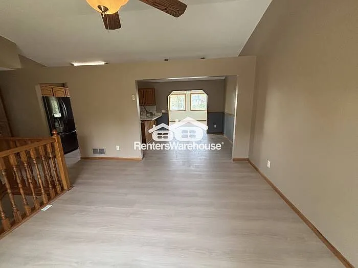 329 Alexander Ct — Photo 10