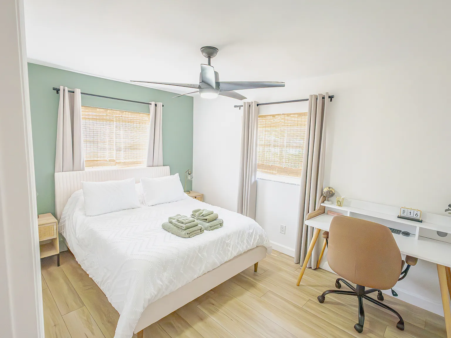 2 bed, 884 sqft, $2,800 — Photo 3