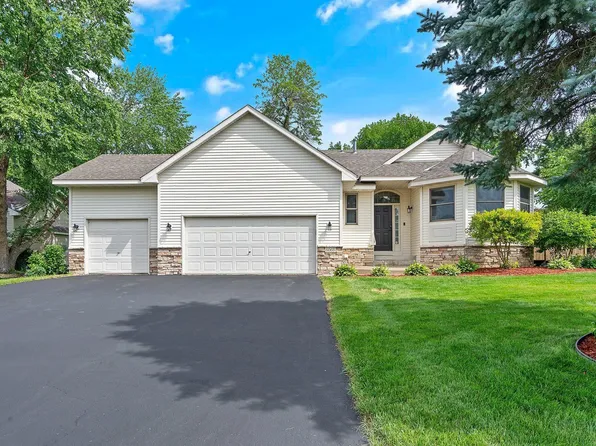 6066 259th St, Wyoming, MN 55092