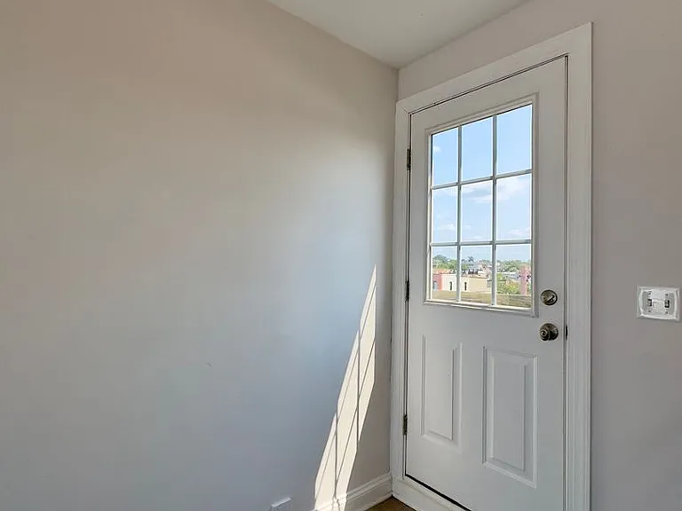 701 S Rose St — Photo 24