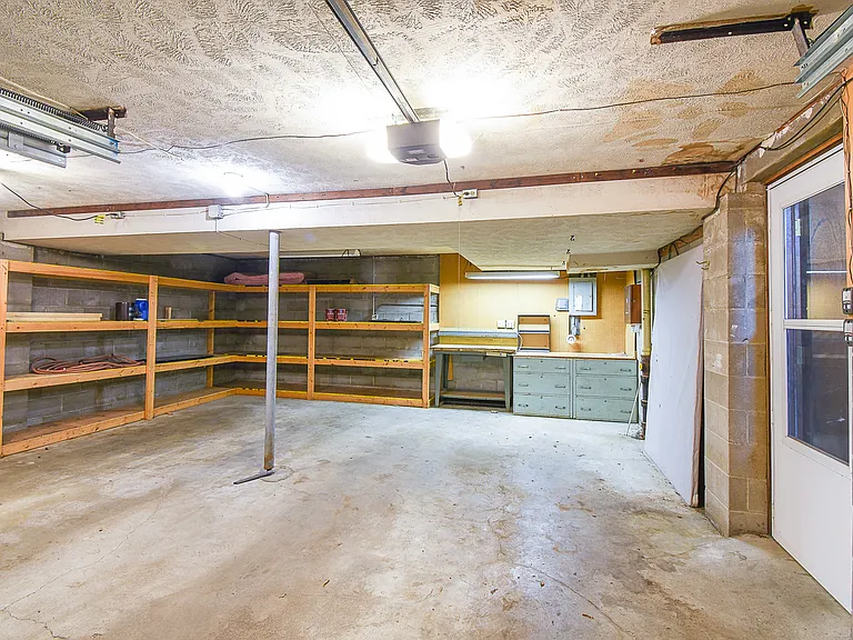 10205 T Cir — Photo 27