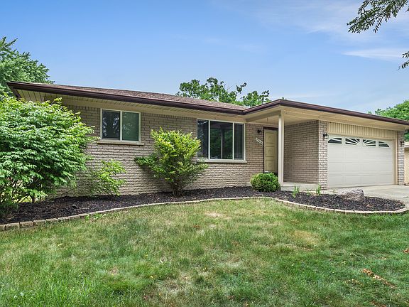 2nd image of 39686 Scottsdale Dr