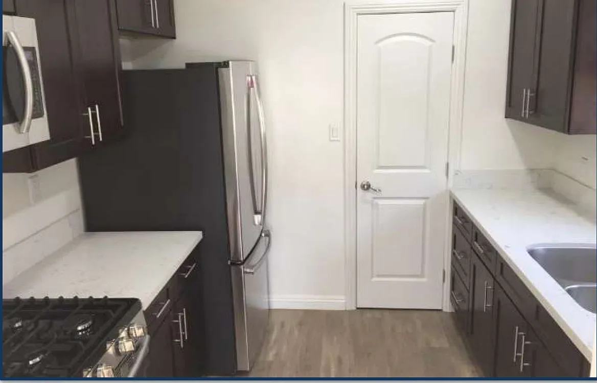 2 bed, 1080 sqft, $3,295 — Photo 1