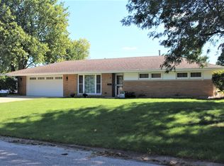 2 Concord St, Lexington, IL 61753