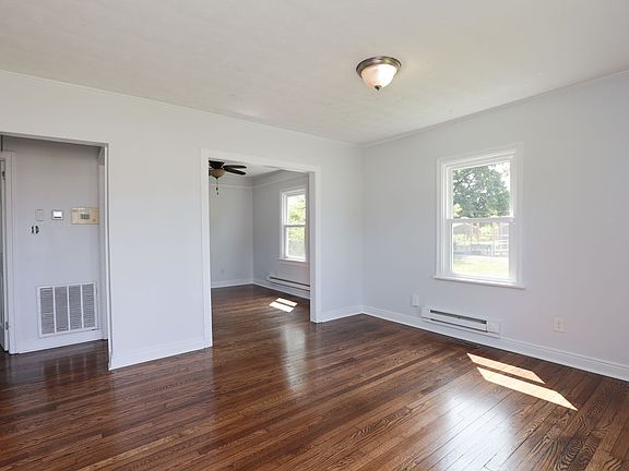 5th image of 2421 Gordon Ln