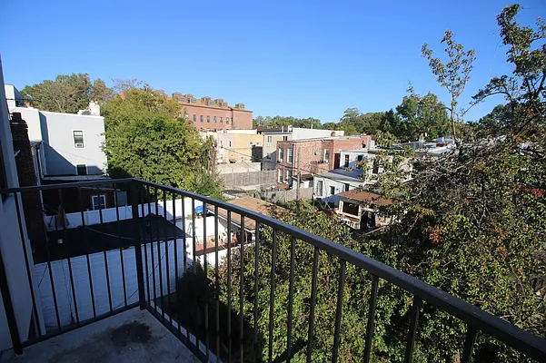 Rented by Delmark Realty LLC | media 27