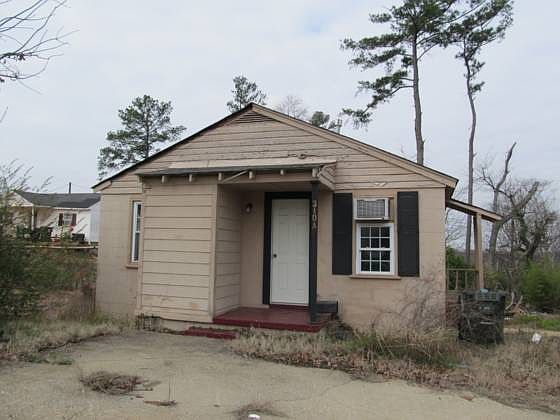 1st image of 310 Short 25th Ave E
