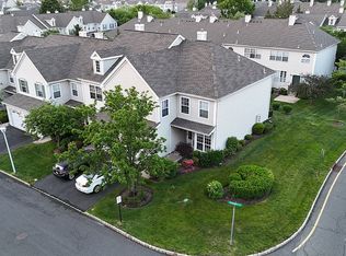 2 Denhard Ct, Parlin, NJ 08859