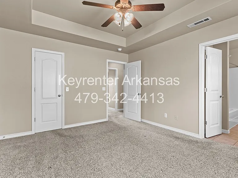 1041 Sara Beth St — Photo 7