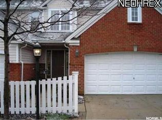 2 Shaker Glen Ln, Shaker Heights, OH 44122