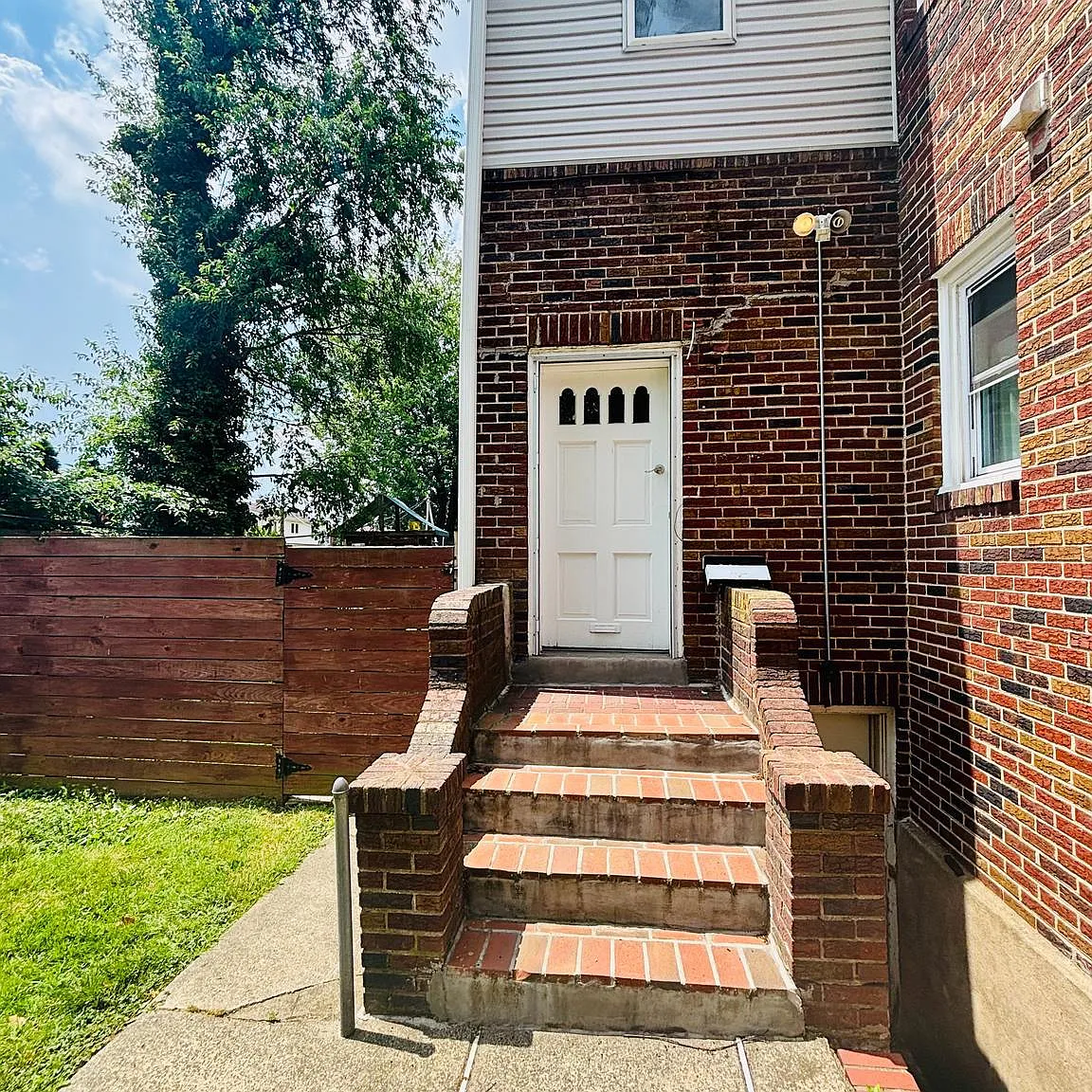 2 bed, 2966 sqft, $1,600 — Photo 2