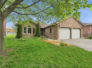 44 Blackfriar Ln, Brantford, ON N3R7L3