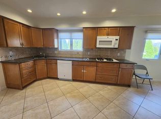 9 Michael Ct, Centereach, NY 11720