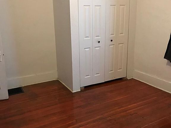 3rd image of 903 E Abriendo Ave