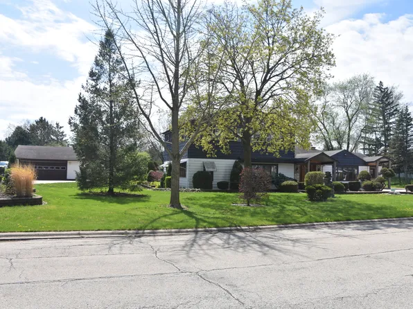 380 Forest Preserve Dr, Wood Dale, IL 60191