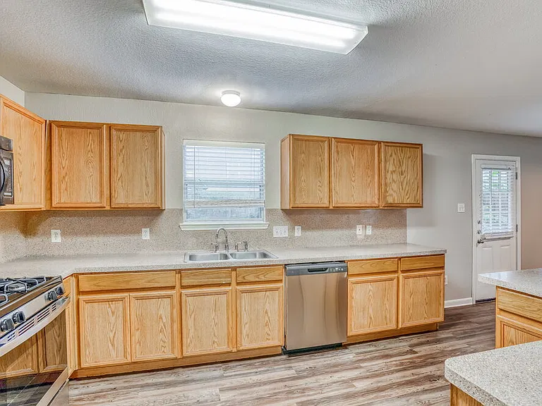 9526 Yearling Branch Dr — Photo 8