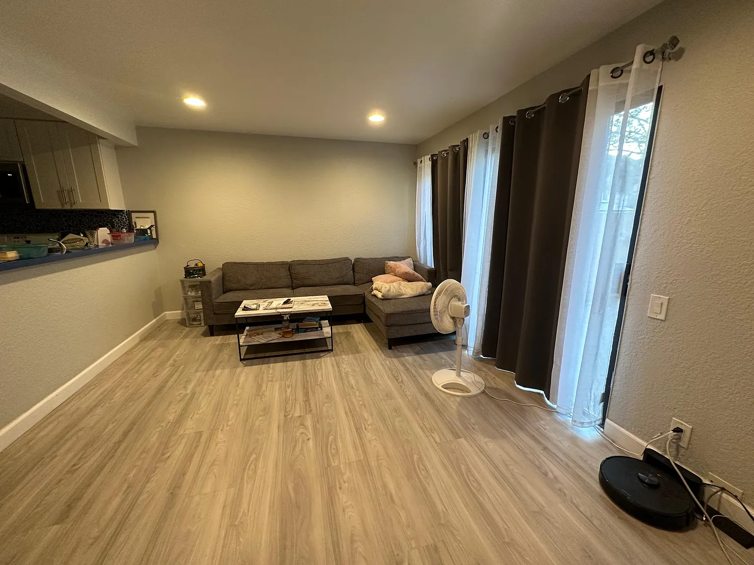 2 bed, 1.5 bath, 920 sqft, $2,700 — Photo 3