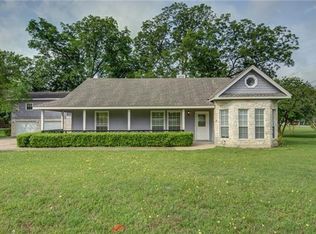 206 Norma Jean Blvd, Smithville, TX 78957