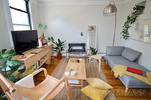 1st image of 391 Bond St #3