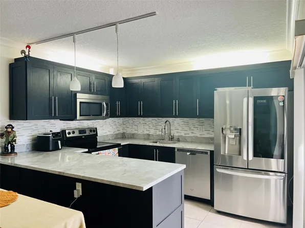 2852 Waterford Drive #2852, Deerfield Beach, FL 33442