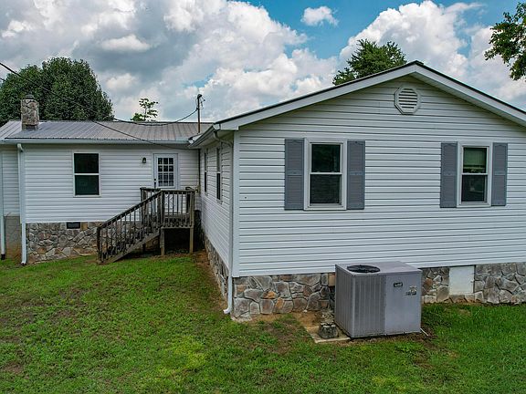 5th image of 428 Caldwell Rd SE