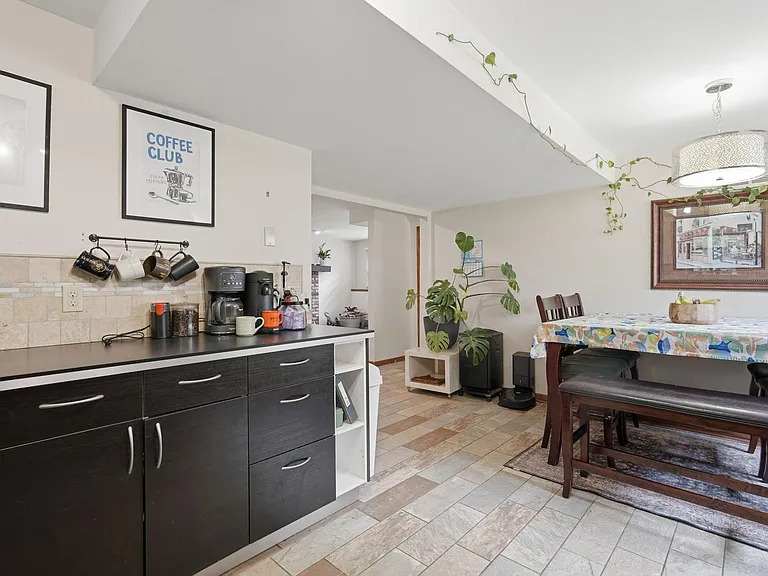 3308 Roosevelt Ct NE — Photo 14
