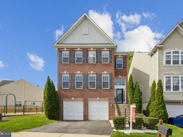 3245 Eagle Ridge Dr, Woodbridge, VA 22191
