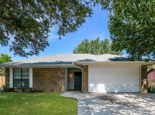 524 Porter Ave, Crowley, TX 76036