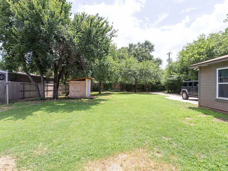 1803 Midwestern Pkwy — Photo 33