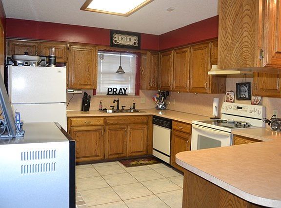 4th image of 1601 Parkview Dr