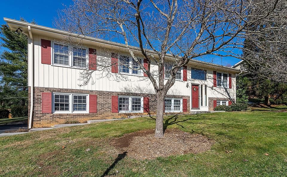 1st image of 451 Brookhill Dr