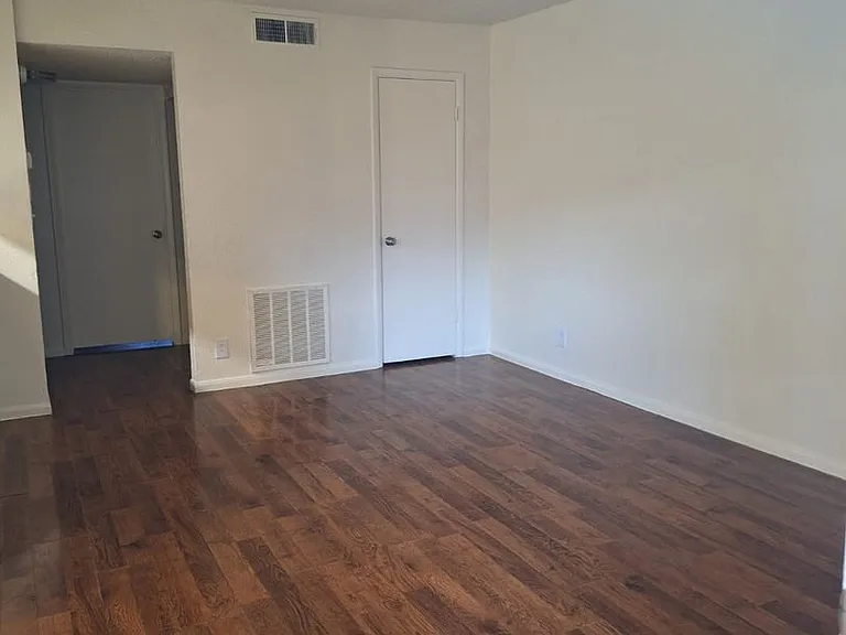 4910 E Owens Ave — Photo 4