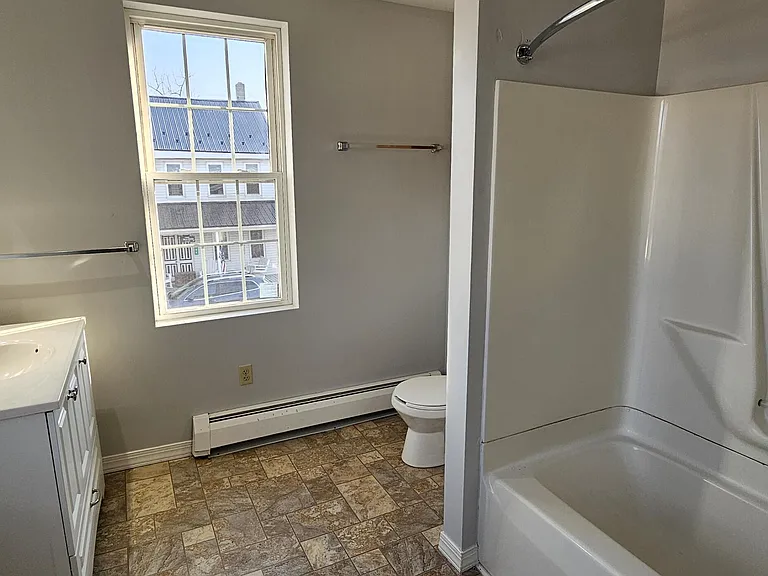 406 Main St — Photo 18