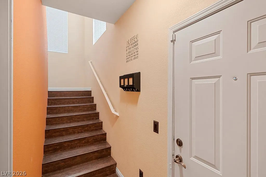 2 bed, 1.0 bath, 1117 sqft, $1,799 — Photo 4