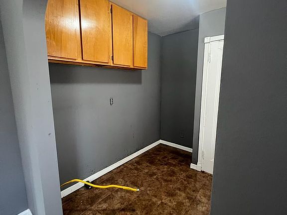 5th image of 18292 Birwood St