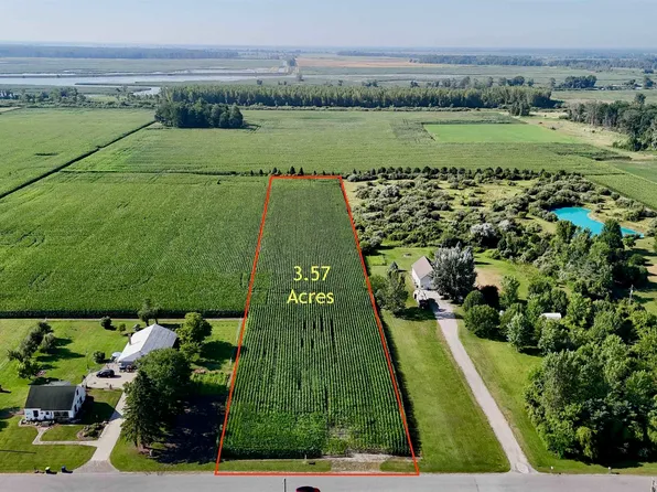 Hart V L Rd, Saginaw, MI 48609