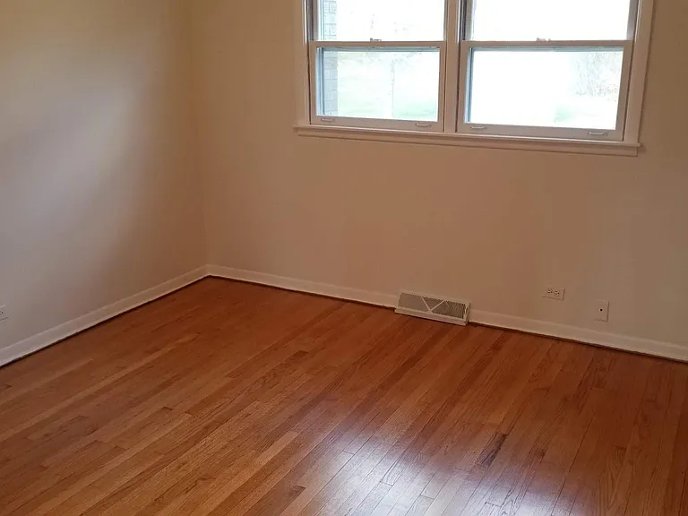 29W730 North Ave — Photo 28