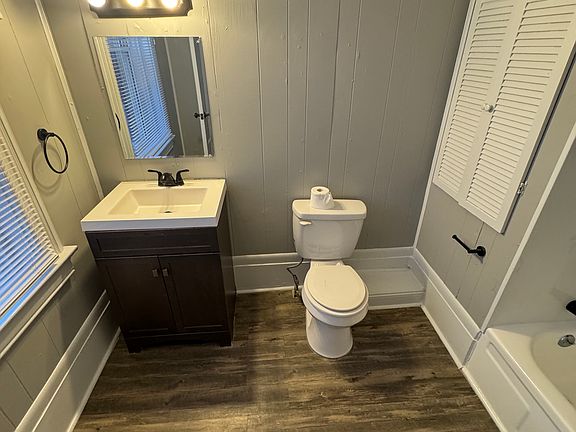 3rd image of 412 E 45th St #3