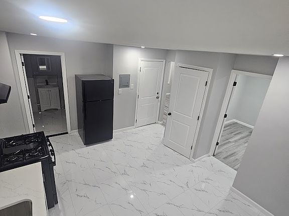 2nd image of 10 Schuyler Ave #3F