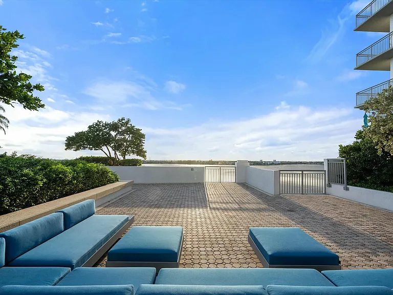 300 S Australian Ave #1103 — Photo 31