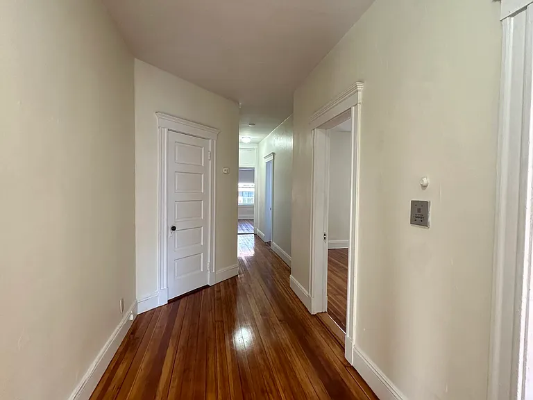 19 Mount Hood Rd #8 — Photo 4