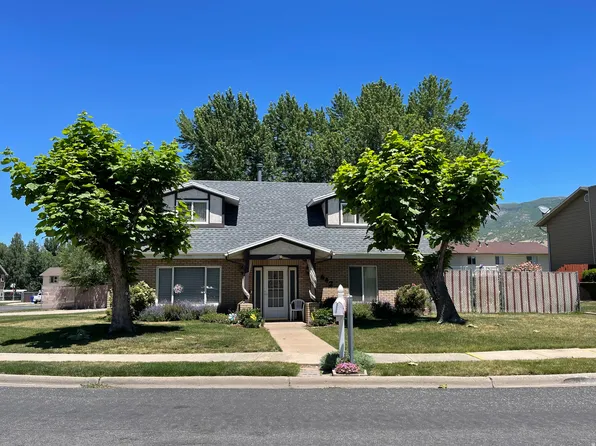 642 W Applewood Dr N, Centerville, UT 84014