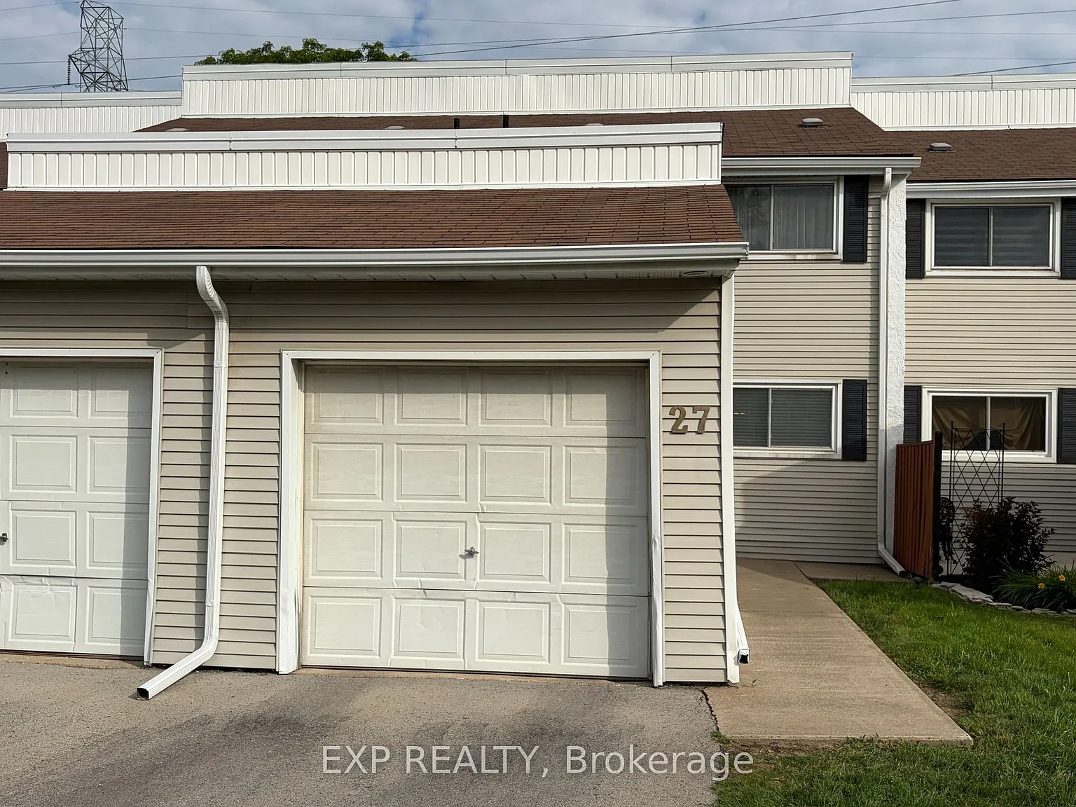 4 bed, $2,350 — Photo 1