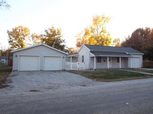 324 W Indiana St, Trenton, IL 62293