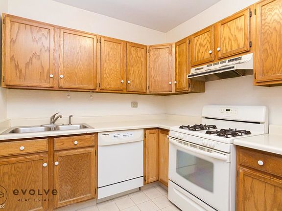 2nd image of 4523 N Wolcott Ave APT 1A