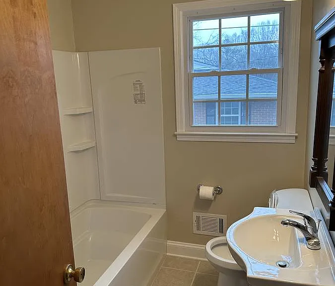 18 County Cork Dr — Photo 7
