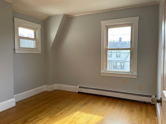 4th image of 153 Cooper Hill St #153