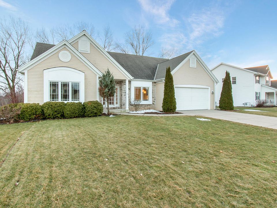 1st image of 8811 W Silverwood Ct