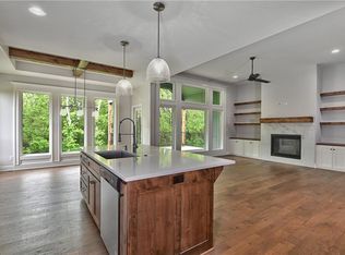 2432 W 179th St, Overland Park, KS 66085