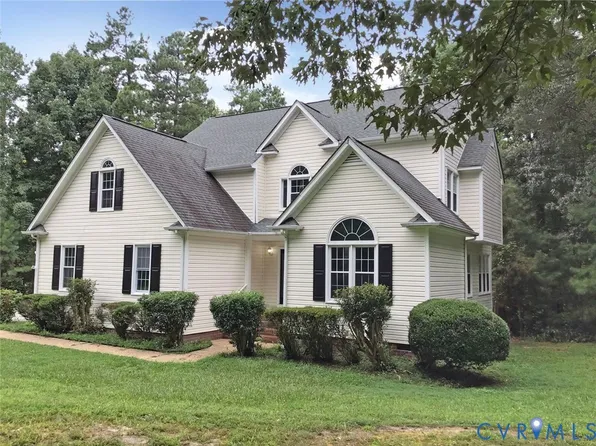 1900 Walthall Creek Dr, South Chesterfield, VA 23834